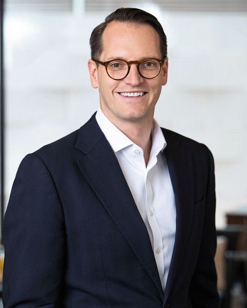 Philipp Grothe (Bild) übernahm zum 1. Oktober die Rolle als President von Heraeus Medevio von Heiko Specht. Grothe bringt umfassende Erfahrung aus seiner Rolle als CFO bei Heraeus Medevio und Heraeus Epurio mit. Specht wird Geschäftsführer Healthcare und leitet die Gesundheitsmarktaktivitäten von Heraeus. (Bild: Heraeus )