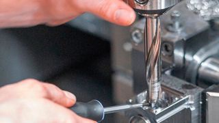 Beim Schneidplatten-Bohrsystem von Arno Werkzeuge spart man Zeit und Kosten, weil der Wechsel der Schneideinsätze auf anderen Durchmesser oder für den Ersatz besonders einfach und schnell vonstatten geht, wie der Hersteller erklärt. (Bild: Suxes / M. Frischauf)