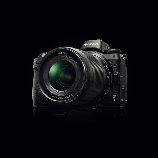 Die Z7 löst mit 45,7 Megapixel auf und beherrscht Lichtempfindlichkeiten zwischen ISO 100 - 25.600. (Nikon)