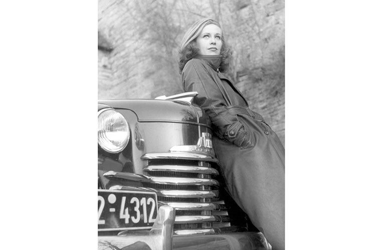 Schauspielerin Hildegard Knef mit einem Olympia im Jahr 1951. (Foto: Opel)