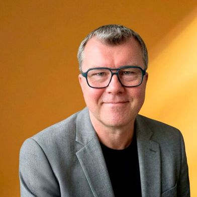 Bernd Sebode ist der neue Regional Sales Director Central Europe von Netgear. (Bild: Netgear, bearbeitet mit Canva)