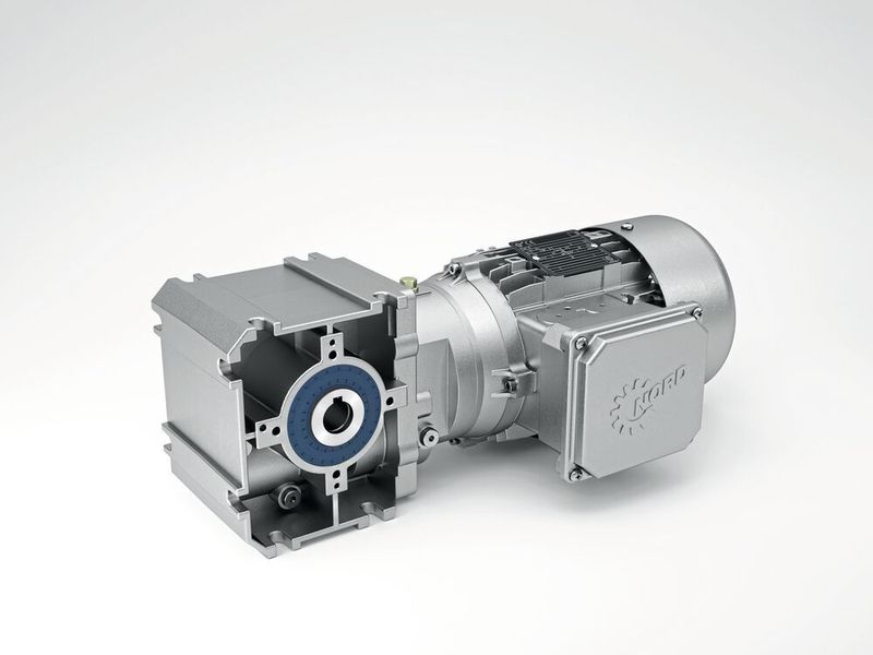 Mit dem neuen SK 02040.1 hat Nord Drivesystems ein leichtes und flexibles Stirnrad-Schneckengetriebe für zahlreiche Anwendungen im Produktportfolio. (Getriebebau Nord)