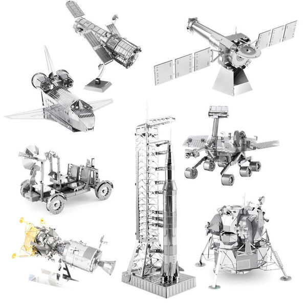 Meisterwerke der Konstruktion wie das Apollo Lunar Module, das Hubble Telescope und den Mars Rover gibt’s in diesen Bausätzen zum Nachbauen. Die einzelnen Bauteile sind aus Metall, zum Zusammenbauen ist kein Klebstoff oder Lötzinn vonnöten, nur etwas Geduld, Feingefühl und eventuell eine Pinzette. Die Modelle  gibt es ab 9,95 Euro. 
 (getDigital.de)