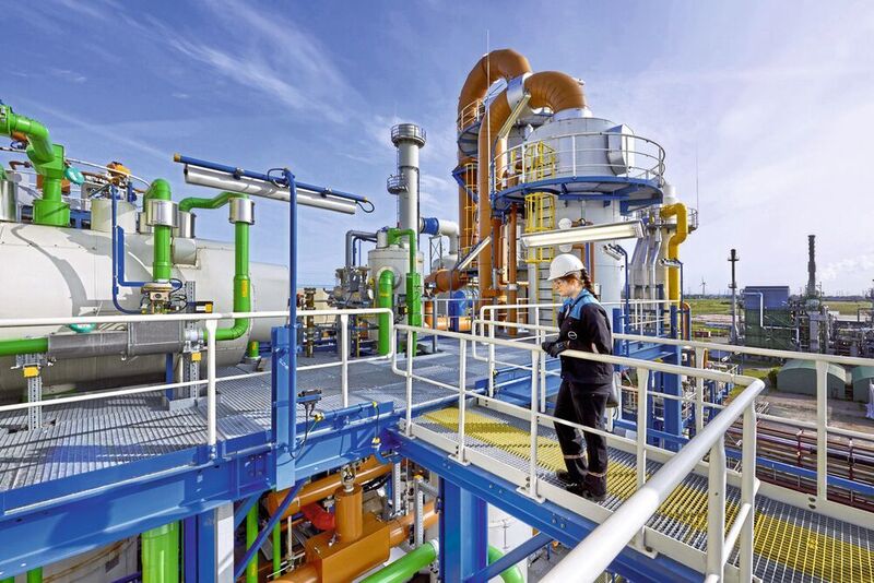 Promising greater resource efficiency in Brunsbüttel: the pilot plant for MDI production using the Adip process. (Covestro)
