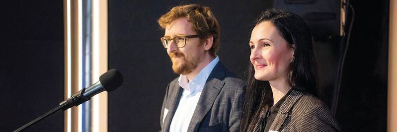 Dr. Gerald Walther und Dr. Nicole Selzer (Cyberagentur) bei der Vergabe der Forschungsaufträge zum HSK-Projekt am 7.11.2022