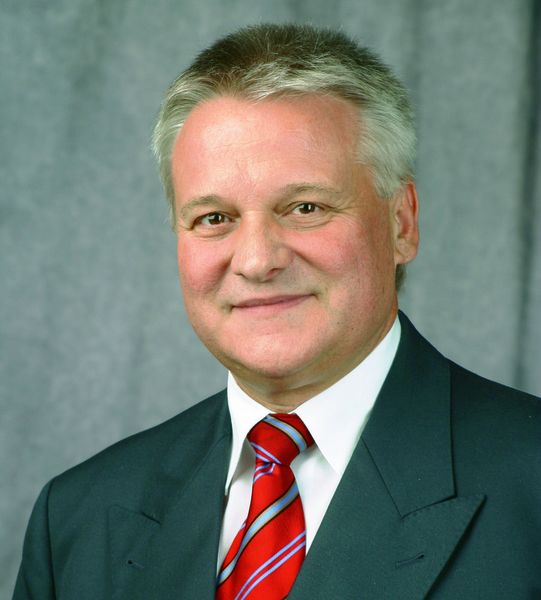 Dr.-Ing. Jürgen Kletti, Geschäftsführer MPDV Mikrolab GmbH, Mosbach: „Leistungsfähige MES-Systeme wie HYDRA können einfach Daten online aus der Fertigung abgreifen und zu aussagekräftigen Kennzahlen verdichten.“ (Archiv: Vogel Business Media)