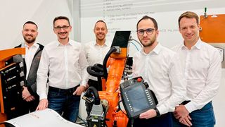 Mit der Unterzeichnung des Letter of Intent bekräftigen Maplan und Kuka ihre strategische Partnerschaft und setzen ein starkes Signal für integrierte Automatisierungslösungen in der Elastomerverarbeitung. (Bild: Maplan/Kuka)