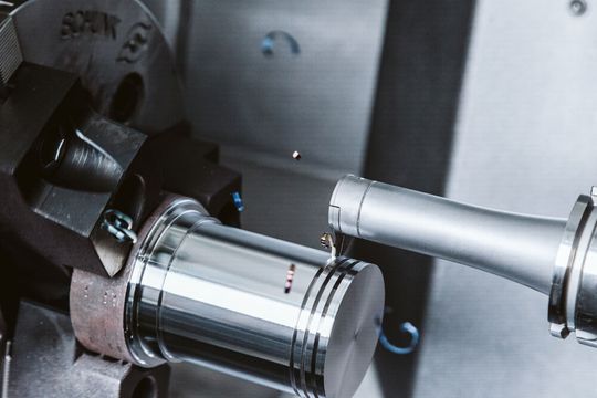 Die Wechselkopffamilie Maxichange von Ceratizit erhält mit dem Neuzuwachs GX Systeme für das Stechen mit innerer Kühlschmierstoff-Zufuhr. Es gibt sie für die Radial-, Axial-, Innen- und Außenbearbeitung. Hier mehr dazu ...(Bild:  Ceratizit)