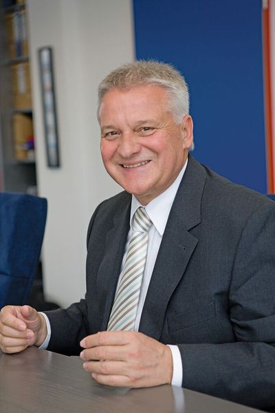 Prof. Dr.-Ing. Jürgen Kletti, Geschäftsführer der MPDV GmbH in Mosbach: „Die Höhe der Einspareffekte hängt sehr stark davon ab, wie effizient der Anwender vor der MES-Einführung bereits gearbeitet hat. In der Regel schaffen wir zwischen 5 und 25 % Effizienzsteigerung.“ (Bild: MPDV)