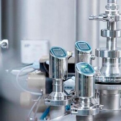Die Endress+Hauser Compact Line ist eine speziell entwickelte Messgeräte-Produktlinie für hygienische Anwendungen in der Lebensmittel-, Getränke- und Life-Sciences-Industrie.  (Bild: Endress+Hauser)
