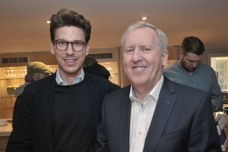 … Stephan Lenz (li.) von der Fuchs Schmierstoffe GmbH und Bernhard Heusl von der Nürnberger Versicherung sowie …  (Zietz / »kfz-betrieb«)