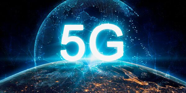 5G berücksichtigt die Bedürfnisse der Industrie und gilt deshalb als Grundlage für Industrie 4.0 und das Internet der Dinge. (Bild:  ©areebarbar - stock.adobe.com)