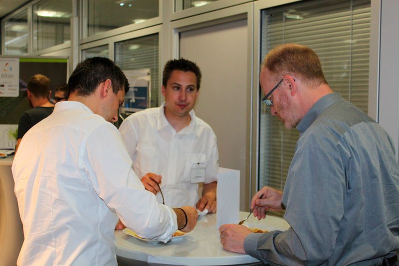 Zwischen den Vorträgen und Workshops blieb für die Teilnehmer Zeit, um sich mit den Experten und Ausstellern vor Ort auszutauschen. (V. Siegl/konstruktionspraxis)