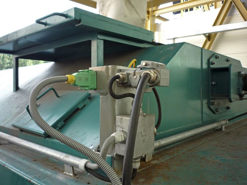 Bild 1: Die Flugaschecontainer des Eon-Czech-Biomasse-Heizkraftwerks in Mydlovary wurden mit Han GND geerdet. (Bild: Harting)