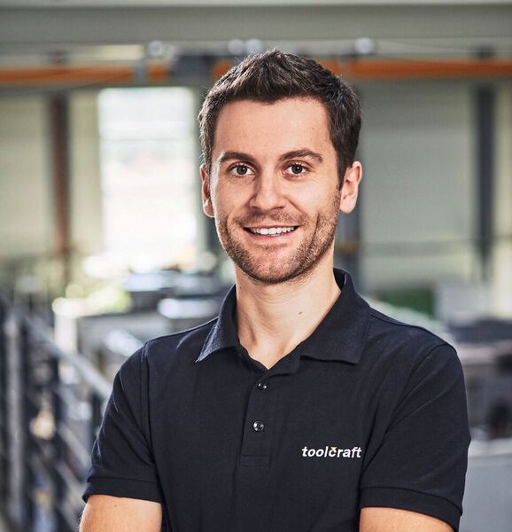 Ralf Domider, Konstruktion und Simulation Metall-Laserschmelzen bei Toolcraft: „Die ursprüngliche Baugruppe aus mehreren Einzelteilen wurde auf jeweils eine Werkzeughälfte reduziert. Die Masse des durch Additive Fertigung optimierten Werkzeuges hat sich so fast halbiert.“ (Toolcraft)