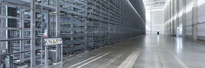 Die Erweiterung des Distributionszentrums erfolgt im laufenden Betrieb, bis zur Fertigstellung 2028 sind fünf Go-Lives geplant.(Bild:  Kramp)