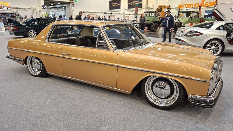 Einst in Vierteln mit hoher lateinamerikanischer Bevölkerung in den USA entstanden, findet das Lowriding auch bei uns immer mehr Anhänger – selbst im Oldtimerbereich.  (Bild: Dominsky – VCG)