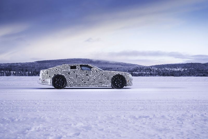 Jaguar TCS Racing hat eine mehrjährige Vereinbarung mit Schaeffler als offiziellem Zulieferer geschlossen. Im Bild: Die Prototypen des neuen vollelektrischen Jaguar Luxury GT bei der Wintererprobung mit Temperaturen bis zu minus 40° Celsius.  (Bild: Jaguar)