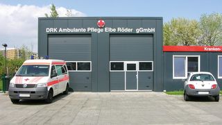 Fahrzeughalle_Deutsches_Rotes_Kreuz ()