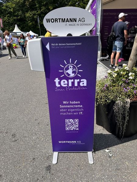 Wortmann denkt mit und gibt eine Runde Sonnenmilch aus. (Bild: Vogel IT-Medien)