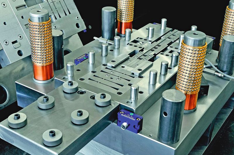 Im CAD/CAM-unterstützten Werkzeugbau können Lösungen in den Bereichen CNC-Fräsen, Drahterodieren, CNC-Flachschleifen, Startlocherodieren sowie Drehen und Rundschleifen realisiert werden. (Bild: Schänis)