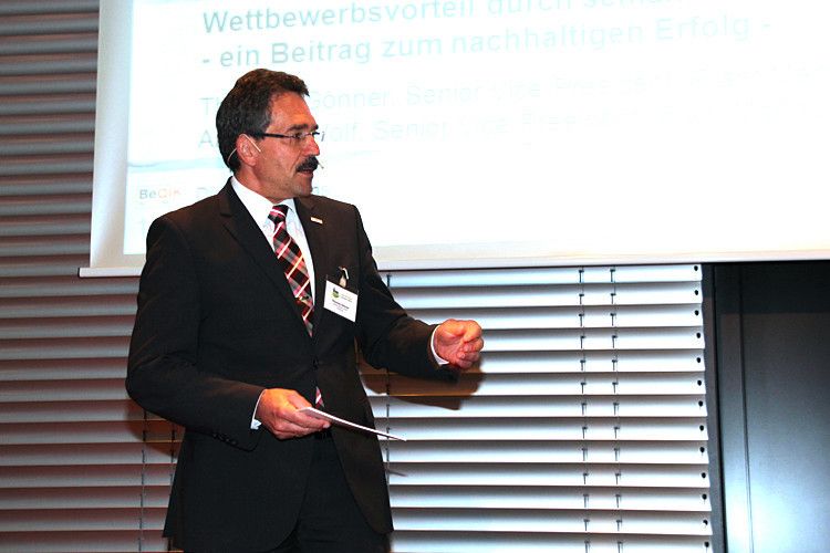 Thomas Gönner, technischer Werkleiter von Bosch in Homburg/Saar, bei seiner Gewinnerrede. (Foto: Vogel Business Media)