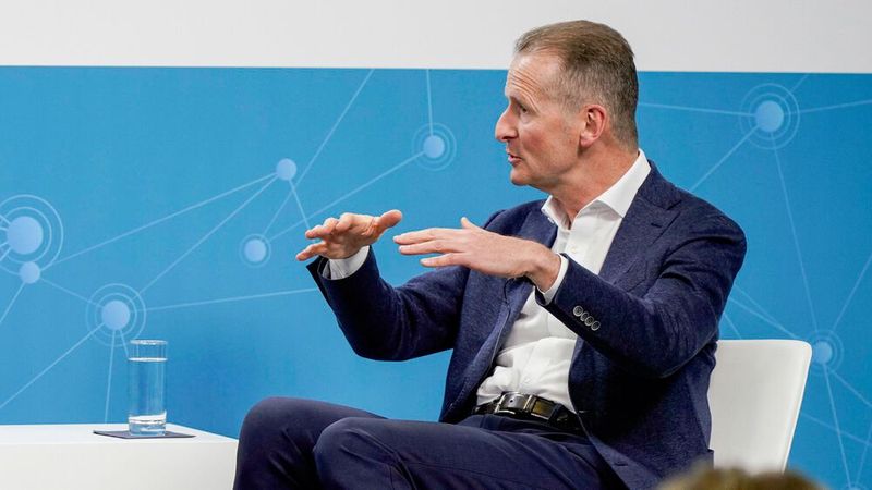Volkswagen-Chef Herbert Diess macht autonomes Fahren für den Konzern zur Priorität. Volkswagen-Chef Herbert Diess macht autonomes Fahren für den Konzern zur Priorität.