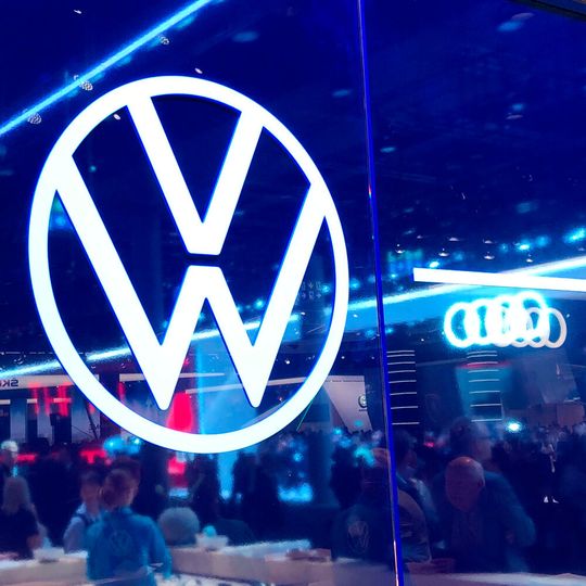 Volkswagen will seine Markenhändler bei der Liquiditätssicherung unterstützen.(Bild:  Seyerlein/»kfz-betrieb«)