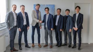 Starke Partner! Von links: Marc Detweiler, Vahle-Produktmananger und -Marketingdirektor, Dr. Thomas Barthel, CSO Vahle Group, Achim Dries, CEO Vahle Group, Sadayoshi Okamoto, Head of Electrical Conduit Business bei Panasonic, Yasushi Futabatake, Shinichiro Yano und Masaki Kotake, Oversea Business and Product Development bei Panasonic, blicken in eine vielversprechende Zukunft.  (Bild: Vahle)