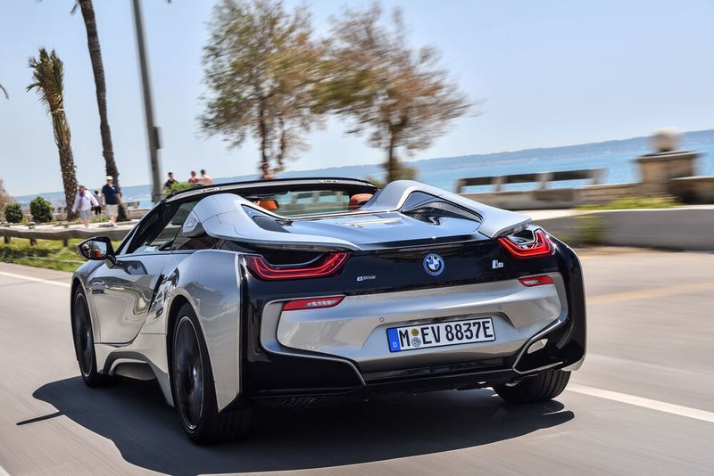 Als Plug-In-Hybrid ausgelegt kommt man rein elektrisch 53 Kilometer weit. (Wilfried Wulff/BMW)