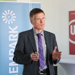 Dr. Ernst Grigat ist Leiter der drei Chempark-Standorte Leverkusen, Dormagen und Krefeld-Uerdingen.
