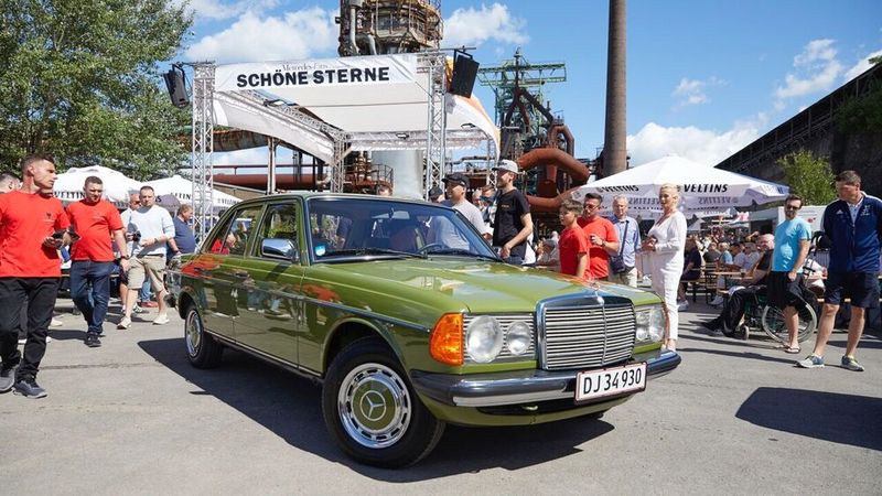 Zu den Sponsoren und Ausstellern von Schöne Sterne gehören die Essen Motor Show, der Automobilzulieferer Hella sowie die Fahrzeug-Werke Lueg AG, Deutschlands größter Vertriebs- und Servicepartner der Daimler AG. Seit 2014 ist die Westdeutsche Allgemeine Zeitung Medienpartner von Schöne Sterne.  (Bild: Schöne Sterne)
