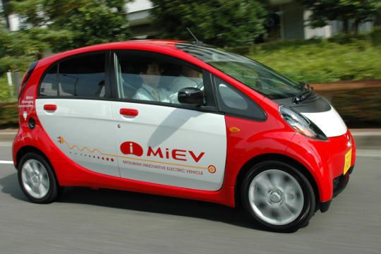 Der Mitsubishi i MiEV bildet die Basis sowohl für den Citroën Zero als auch für den Peugeot iOn. Er soll im Oktober 2010 auf den deutschen Markt kommen. (Archiv: Vogel Business Media)