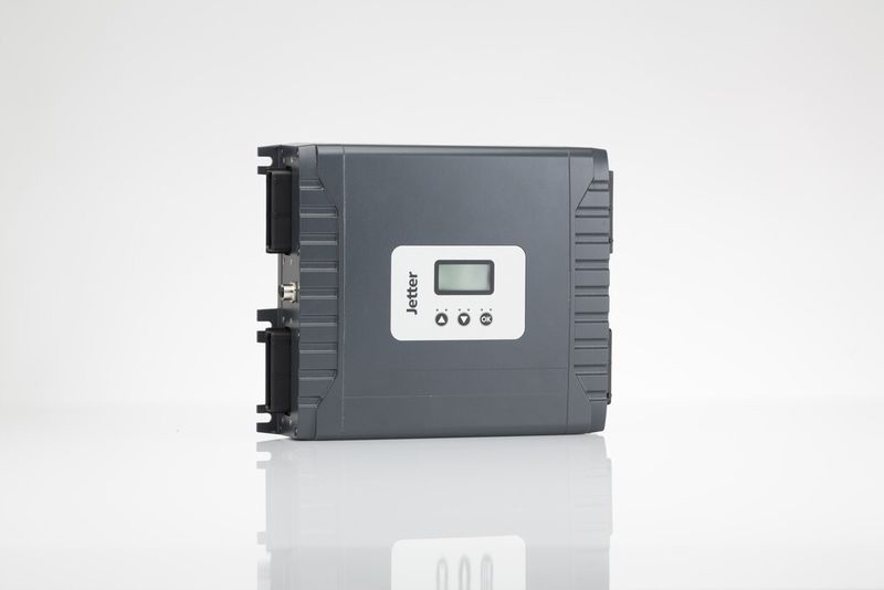 Die modulare Steuerung JetControl Mobil 520 gibt es auch mit einem optionalen Textdisplay. (Bild: Jetter)