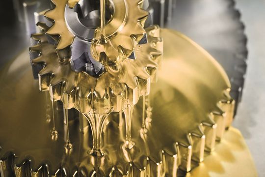 Eine Optimierung des Schmierstoffs kann sich in vielen Fällen lohnen. (Bild:  Klüber Lubrication)