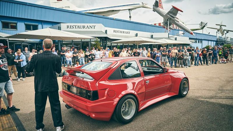 Hochzeit in den 90ern: War der 16-V-Motor von Opel (Typ C20XE) von Haus aus dem Pendant von Volkswagen überlegen, so gab es in der dieser Zeit einige Anbieter, die mittels Turbolader bzw. Kompressor dem Rüsselsheimer, allen voran verbaut im E-Kadett, zusätzlich Feuer unterm Hintern machten. (Bild: Ralf Engelsmann)