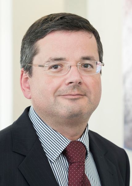 Dr. Jochen Schaible, Leiter Technical Competence Center: „Der wenige Gramm wiegende Piezo-Aktor im Laser-Gas-Regulator (LGR) schaltet innerhalb von Bruchteilen von Sekunden.“ (Bild: Hoerbiger)
