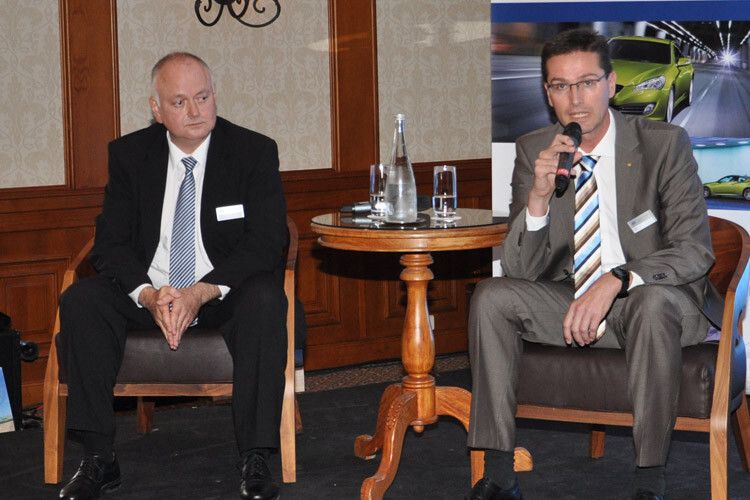 Diskutierten die Probleme und Anliegen der Händler: Hyundai Aftersales-Chef Karl Hell (li.) und Maik Kynast (FFS-Bank)... (Foto: Wehner)