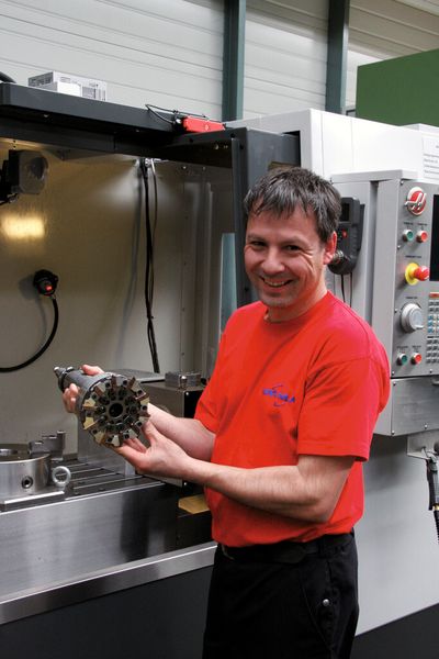 Auch Sonderwerkzeuge zur Bohrungsfeinbearbeitung sind eine Spezialität des Unternehmens. Die «dritte Säule», die Werkzeugmaschinen, zerspanen  auch innerhalb der eigenen Produktion bei Urma deren Präzisionswerkzeuge. (Bild: M. Böhm, SMM)