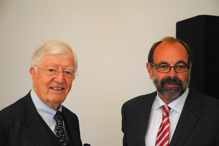 Pflegten den Austausch in der Pause: ZDK-Präsident Robert Rademacher und Ulrich Klaus Becker, ADAC-Vizepräsident für Verkehr. (Foto: Baeuchle)