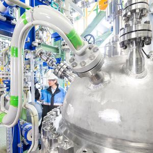 Carbon dioxide instead of crude oil: Covestro is now incorporating 20 percent CO2 into a foam component. The newly opened plant in Dormagen, Germany has capacity of 5,000 metric tons per year.