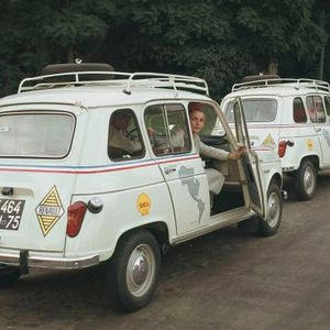 Zu bzw. vor Beginn ihrer 40.000 Kilometer-Tour quer durch den amerikanischen Kontinent dürfte die Stimmung noch ausgelassen gewesen sein. Das sollte sich bald ändern...(Bild:  Renault)