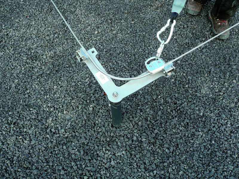 Bild 3: Aufgrund voll überfahrbarer End- und Kurvenstücke sind Absturzsicherungen äußerst flexibel zu installieren. Bild: ABS Safety (Archiv: Vogel Business Media)