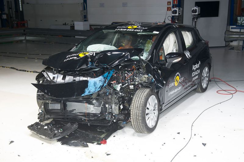 ... sofern Fußgängererkennung und Spurhalteassistent an Bord sind. Ohne dieses Extras muss sich der Kleinwagen mit vier Sternen begnügen. (Euro NCAP)