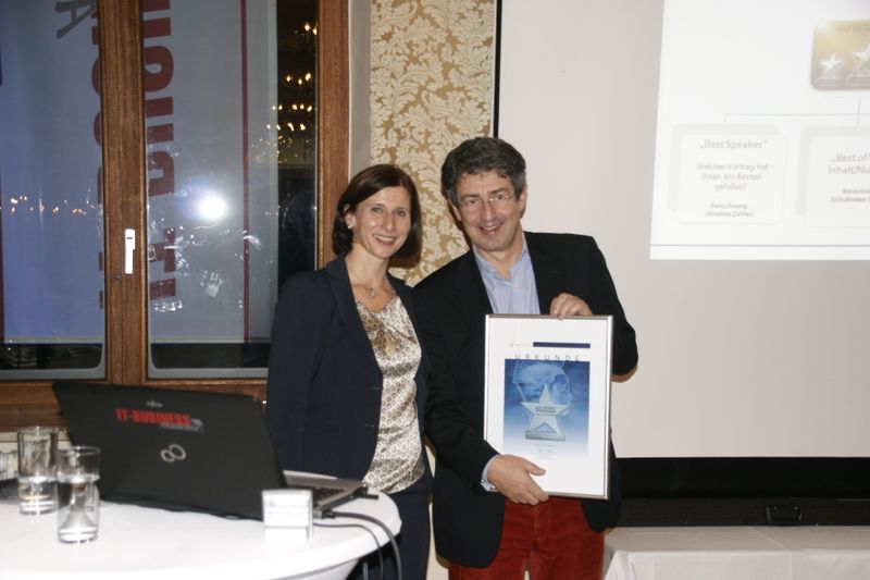 Den Preis für den besten Roundtable bei der »IT-Security Management & Technology Conference 2012« erhielt Wilfried Reiners (PRW Rechtsanwälte) und  für den besten »Best Practice« Vortrag wurde Lothar von Kornatzki (Noovic GmbH) ausgezeichnet. (Archiv: Vogel Business Media)