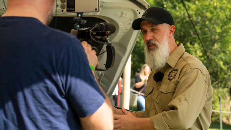 In Thüringen versammelt sich alljährlich die Familie der Geländewagen-Gemeinde, die der seit 1951 gebauten Offroad-Ikone mit dem sogenannten Buschtaxi-Treffen huldigt. (Bild: Toyota)