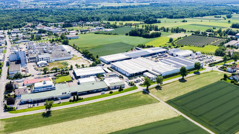 Standort im Donauried: Munk Group mit den Werken 1 und 2 . (Bild:  Tobias Atzkern/Munk Group)