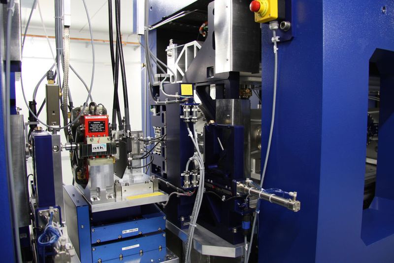 Der SwissFEL befindet sich in einem 740 Meter langen Tunnel und besteht aus Injektor, Linearbeschleuniger, Undulatoren und Messplätze. Für dieses Strecke braucht er 10 Femtosekunden oder 0,000 000 000 000 001 sec. (Sergio Caré / VBM)