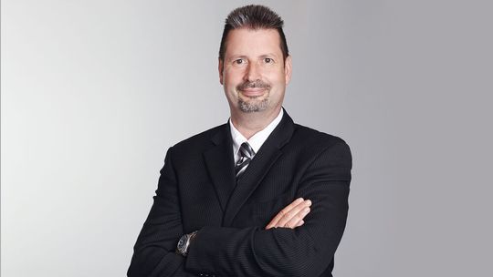 „Wir haben die Entwicklungszeit genutzt, alle Hinweise unserer Kunden aufgegriffen und diese bestmöglich in der Powertite umgesetzt“, sagt Thomas Jakob, Application Sales Engineer bei Arnold Umformtechnik.(Bild:  Arnold Umformtechnik)