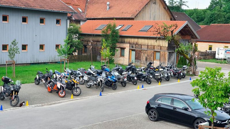 Auch die Motorräder haben ihren festen Platz. (Bild: Vogel IT-Medien GmbH et al.)